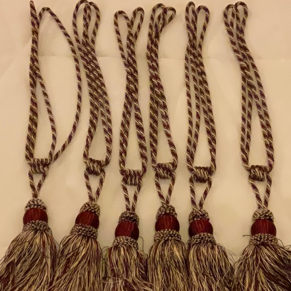 Drapery tie backs, selling 6 but will sell them in two’s. - Picture 2 of 4